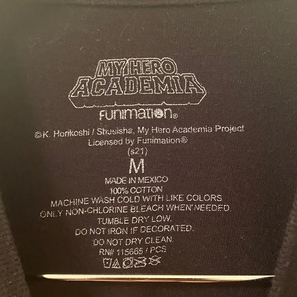 Hot‎ Topic - Picture 3 of 5